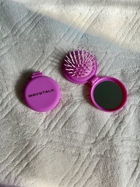 WAVYTALK Folding Compact Mirror with Brush - Bright Magenta